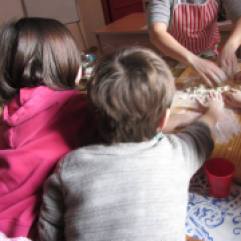 Laboratorio per bambini Manine in pasta